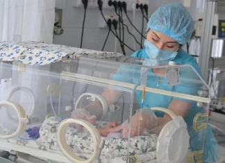 Почему в Алматы снесли здание роддома № 1