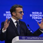 «Попытка догнать давно ушедший поезд»: что стоит за риторикой Макрона о сдвиге мира в сторону отказа от правил