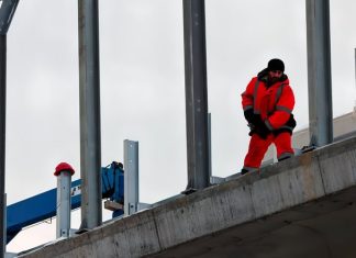 Рабочие приступили к финальному этапу главной дорожной стройки Екатеринбурга. Фото