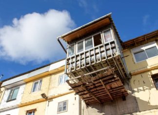 РБК: за незаконную пристройку может последовать штраф или лишение свободы