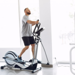 Эллиптический тренажёр: польза, особенности и как выбрать подходящую модель
