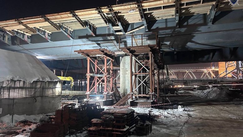 Сварщик сорвался с 5-метровой высоты при строительстве моста в Калининграде