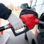 Темпами чуть выше инфляции: как в России могут измениться цены на горючее в 2026 году