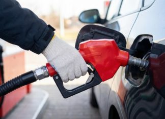 Темпами чуть выше инфляции: как в России могут измениться цены на горючее в 2026 году
