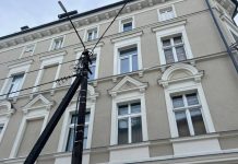 В центре Советска завершили ремонт старинного здания с декором