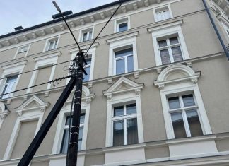 В центре Советска завершили ремонт старинного здания с декором