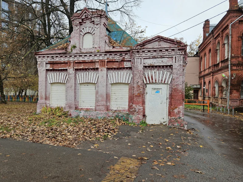 В Москве выставили на торги сторожку XIX века