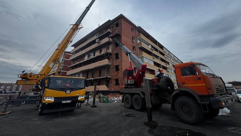 В Новой Адыгее восстанавливают дома после атаки БПЛА