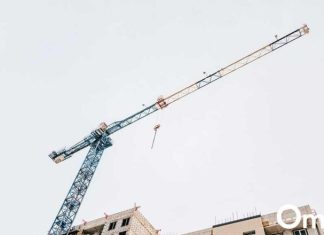 В Омске оштрафовали подрядчика за задержки в строительстве школы в Ясной Поляне