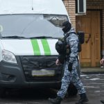 «В установленный законом срок»: приставы передали адвокату Лурье ключи от квартиры Долиной