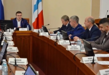 Виталий Хоценко поручил привести все городские вывески Омска в порядок