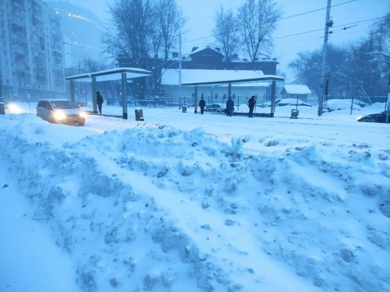 Власти Москвы просят автомобилистов воздержаться от поездок на личных автомобилях