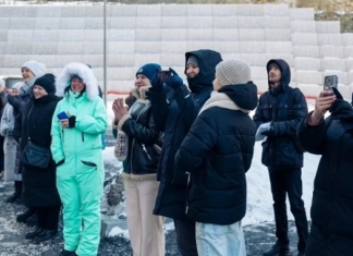 Во Владивостоке 19 семей получили ключи от новых квартир на улице Русской