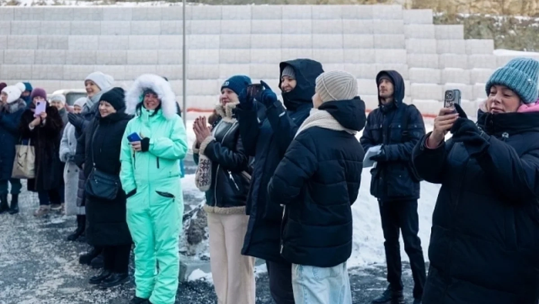 Во Владивостоке 19 семей получили ключи от новых квартир на улице Русской