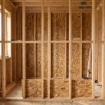 ОСБ плиты в строительстве: ключ к надежным полам, кровле и стенам