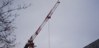 Бассейн-недострой при школе № 124 в Омске подлежит сносу