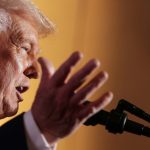 CNN: Трамп потребовал назвать аэропорт и вокзал в его честь