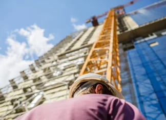 Количество вакансий в стройотрасли увеличилось на 73%