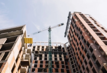 Приморье стало лидером РФ в 2025 году по новостройкам с просрочкой сдачи