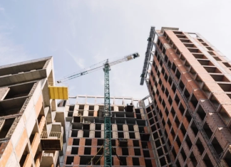 Приморье стало лидером РФ в 2025 году по новостройкам с просрочкой сдачи