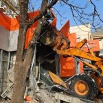 «Разборки» на Луговой: павильон с кафе и магазином сносят во Владивостоке