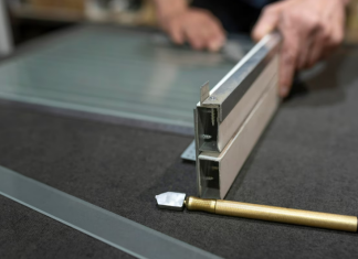 Фурнитура для стекла: надёжность, эстетика и функциональность в каждом элементе