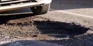 Снег и дожди «смыли» дороги в Крыму: Аксенов пригрозил увольнениями