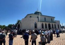 В Черноморском районе Крыма местные жители строят мечети