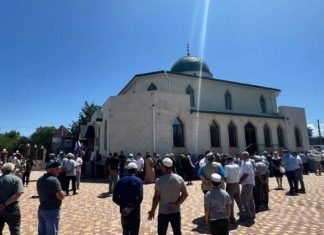 В Черноморском районе Крыма местные жители строят мечети