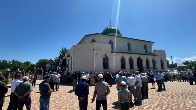 В Черноморском районе Крыма местные жители строят мечети
