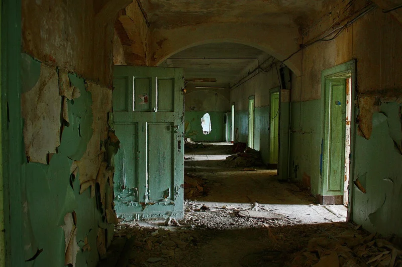 В этом году расселят 500 тысяч «квадратов» аварийного жилья