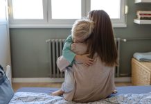 В Госдуме предложили включить уход за ребёнком в стаж для досрочной пенсии