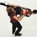 «Всё идёт наперекосяк»: Дэвис не нравятся курящие соседи, Клебо — плохой интернет, а Садиловой — флаг России в Милане