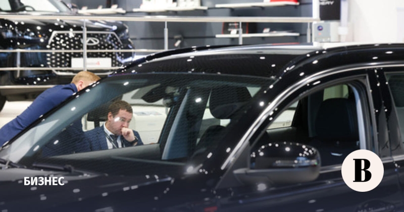 Продажи новых легковых автомобилей перешли к стагнации