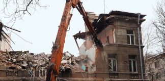 Агапитова заявила о нарушениях при сносе здания ВНИИБ в Петербурге