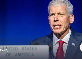 В администрации Трампа заявили о планах сохранить санкции против России