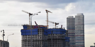 Файзуллин: Минстрой не устраивают объёмы продаж новостроек в начале 2026 года