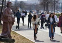 Ограничения для электросамокатов и новые льготы для бойцов: Путин утвердил ряд поручений в социальной сфере