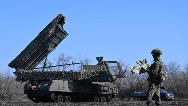 По объектам ВПК, складам с БПЛА и наёмникам: ВС РФ за неделю нанесли массированный и шесть групповых ударов по Украине