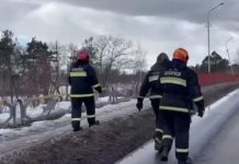 Подразделения МЧС демонтировали аварийную часть путепровода в Бобруйске