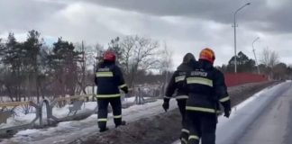 Подразделения МЧС демонтировали аварийную часть путепровода в Бобруйске