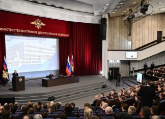 Подростковая преступность, успехи в кибербезопасности и нехватка кадров: о чём говорил Путин на заседании коллегии МВД