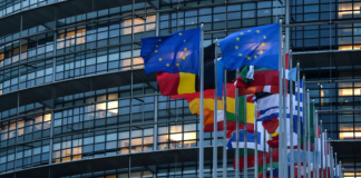 «Политическая шизофрения»: почему в ЕС призывают к давлению на Россию на фоне энергокризиса