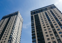 Приморье несколько лет держит лидерство в ДФО по строительству жилья