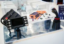 Российский завод представил цифровую систему управления коммунальной техникой