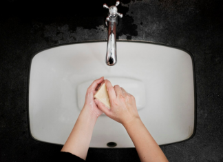 Засор в раковине: причины, последствия и эффективные способы устранения