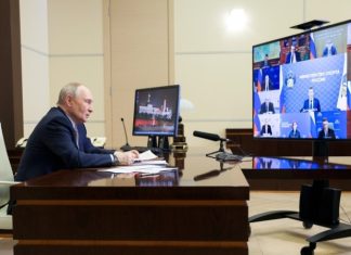 «Символ единства, воли и сплочённости»: Путин назвал историческим выбор крымчан воссоединиться с Россией