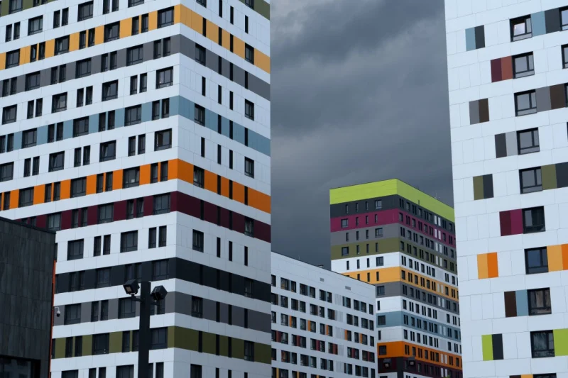 Спрос на новостройки просел, а рыночная ипотека ожила