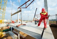 Стройотрасль оказалась самой высокооплачиваемой сферой для инженеров