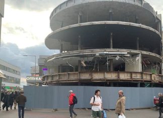 Торговый центр «МаксиСопот» у станции метро «Приморская» снесут в апреле